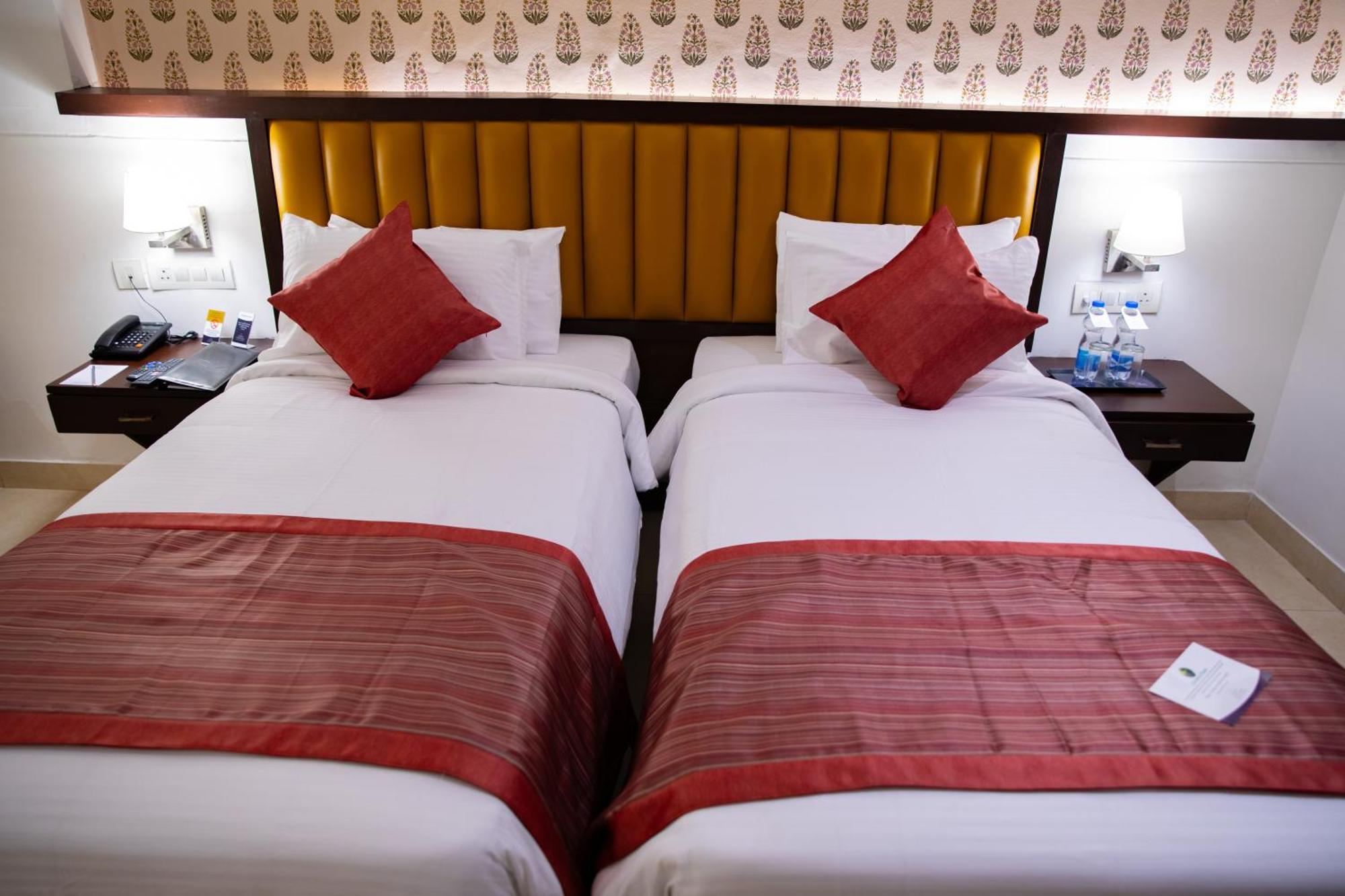 Grand Continent Secunderabad A Sarovar Portico Affiliate Hotel ภายนอก รูปภาพ